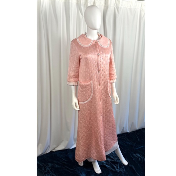 Vintage 1960’s Lu-Say Creations Long Quilted Bed Jacket Coat in Pink - XS/S - Picture 2 of 10